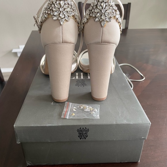 Women’s Bridal Shoes. White by Vera Wang. Size 7. - Picture 4 of 6